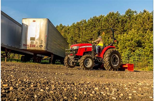 Image of Massey Ferguson 2850E equipment image 4