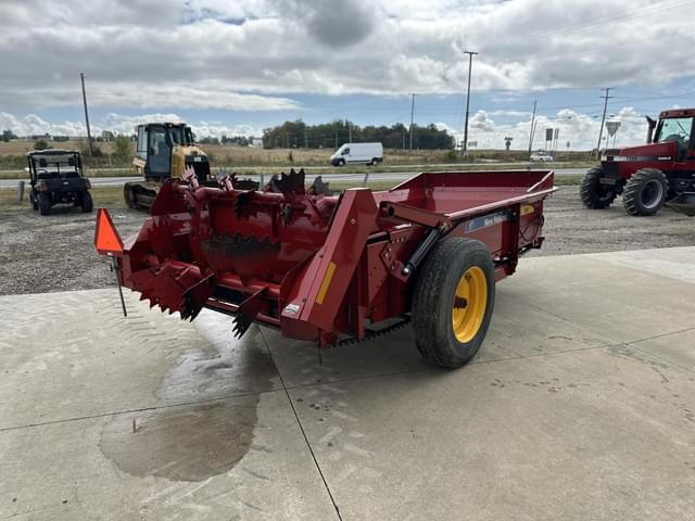 Image of New Holland 155 equipment image 2