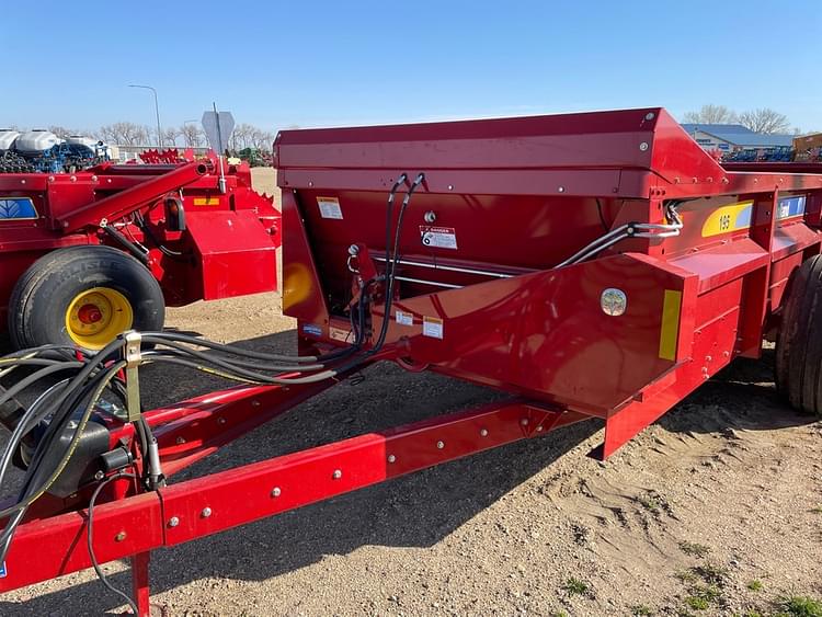 2023 New Holland 195 Equipment Image0
