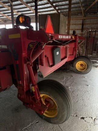 Image of New Holland 210 equipment image 3