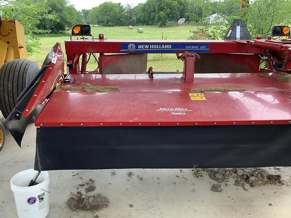 Image of New Holland 210 equipment image 2