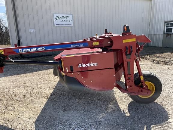 Image of New Holland 210 equipment image 1