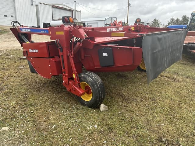 Image of New Holland 210 equipment image 2