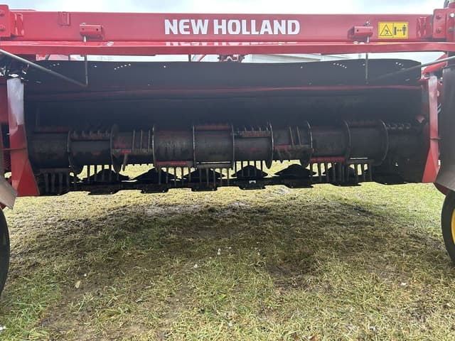 Image of New Holland 210 equipment image 3