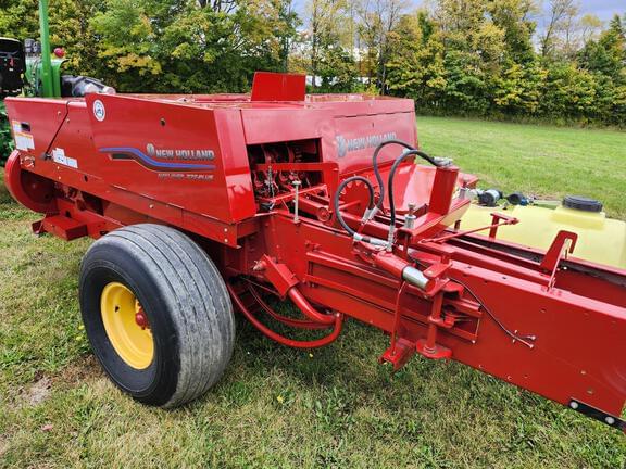 Image of New Holland 275 equipment image 3