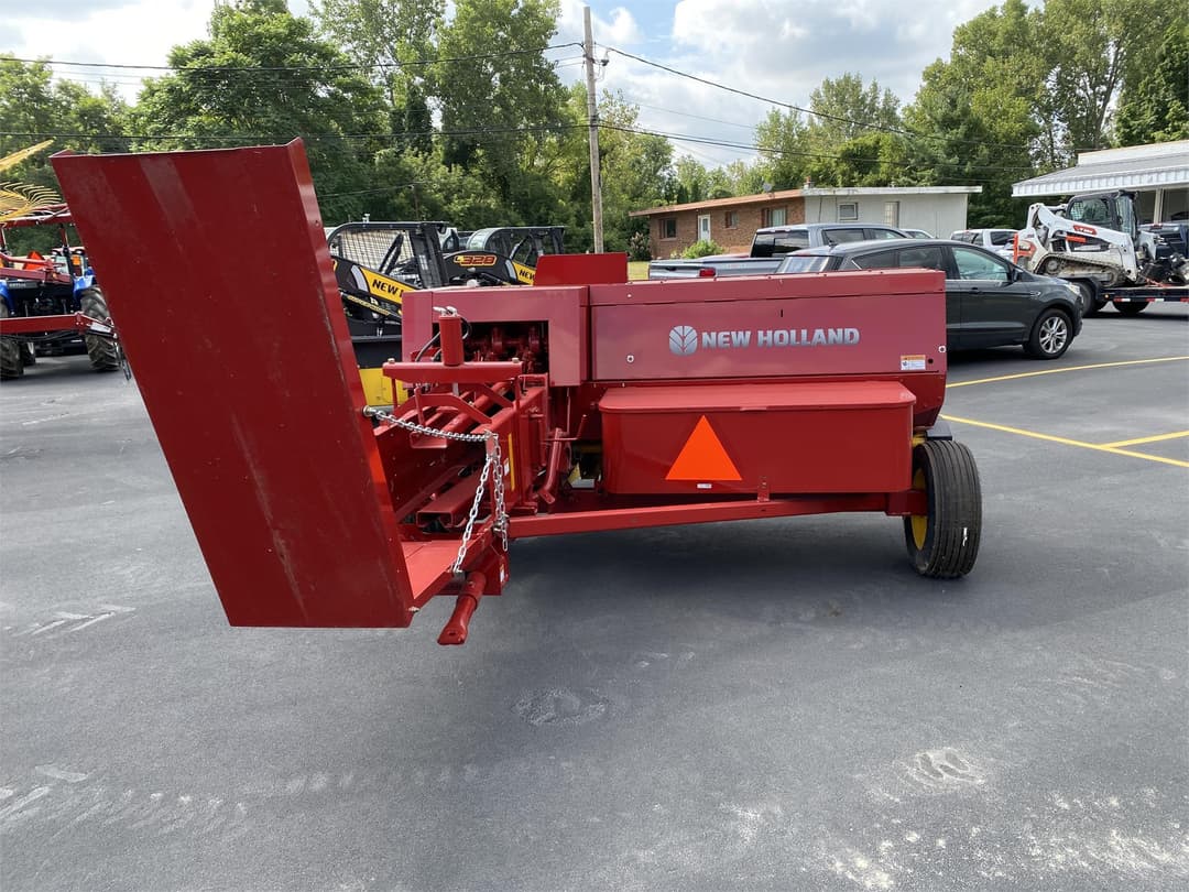 Image of New Holland 275 Image 1