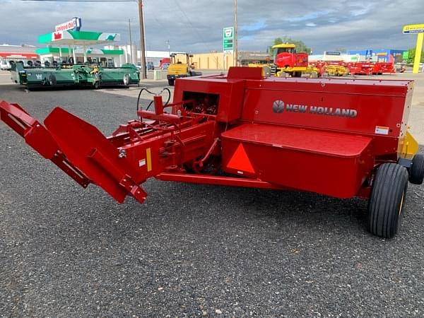 Image of New Holland Hayliner 275 Plus equipment image 2