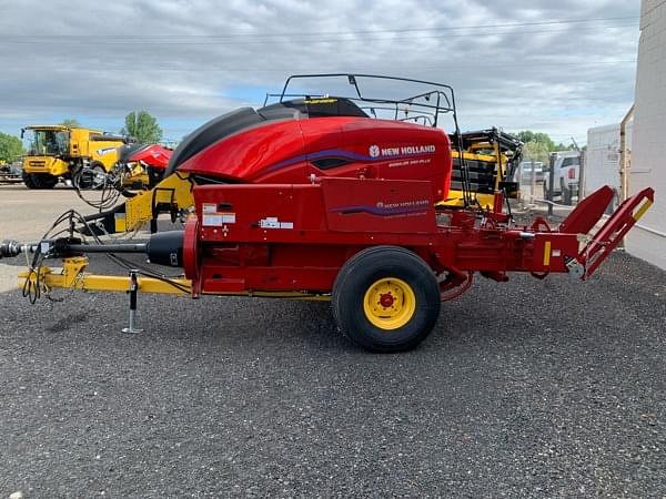 Image of New Holland Hayliner 275 Plus equipment image 4