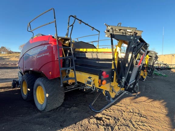 Image of New Holland Big Baler 340 Plus equipment image 1