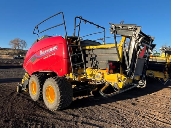 Image of New Holland Big Baler 340 Plus equipment image 2