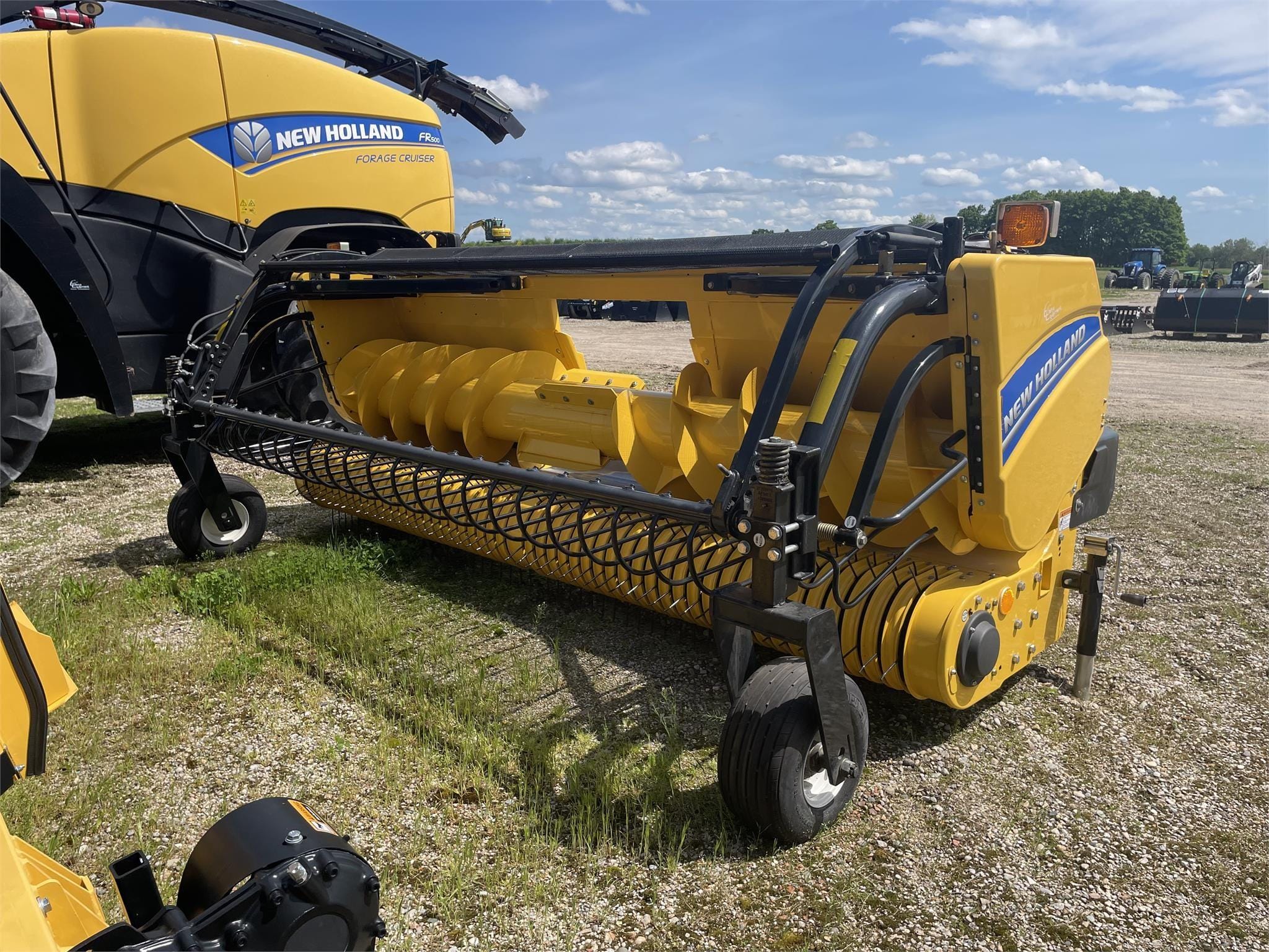 2023 New Holland 380FP Equipment Image0
