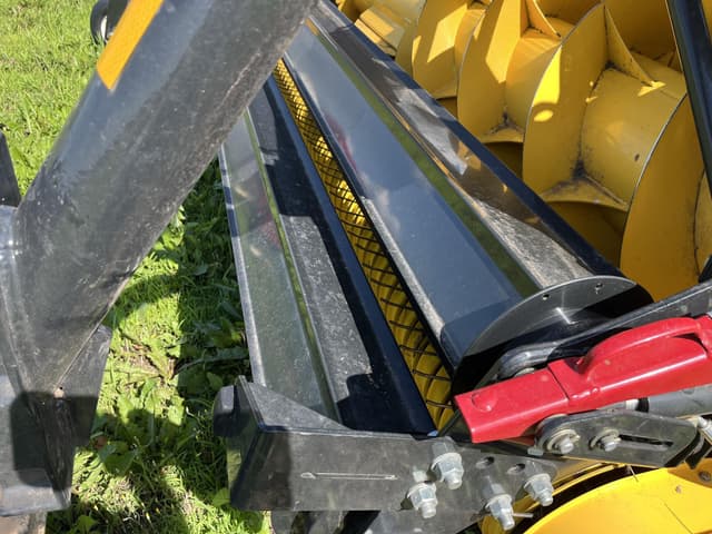 Image of New Holland 380FPA equipment image 4