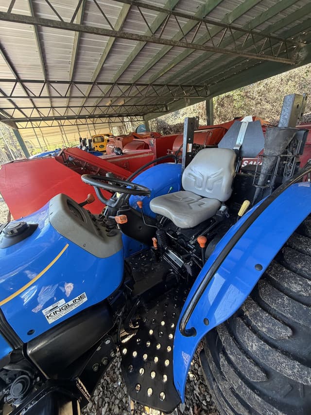 Image of New Holland 70 equipment image 3