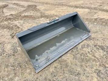 Main image New Holland 72" LPE Bucket