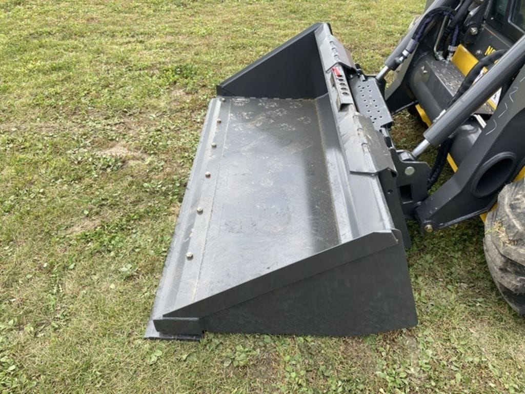 Main image New Holland 72" LPE Bucket