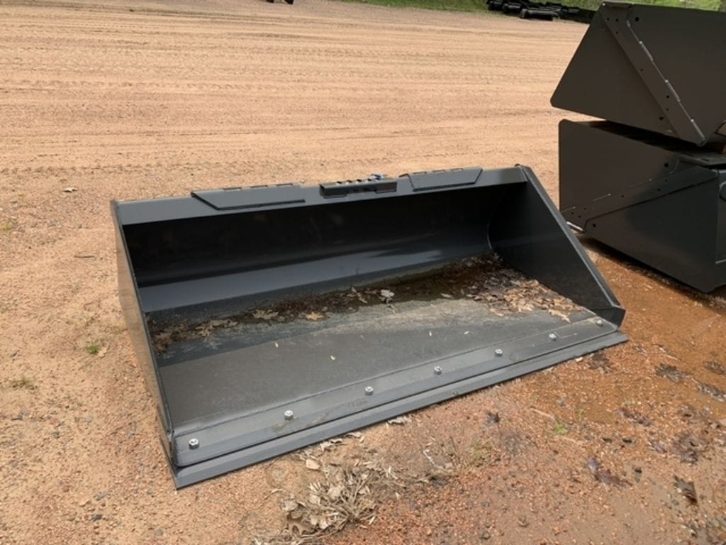 2023 New Holland 72" LPE Bucket Equipment Image0