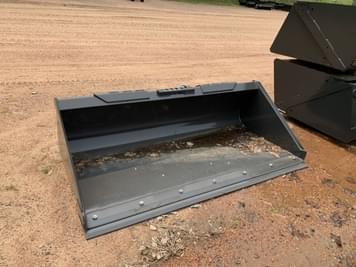 Main image New Holland 72" LPE Bucket