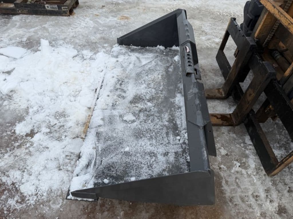 Image of New Holland 72" LPE Bucket Image 1