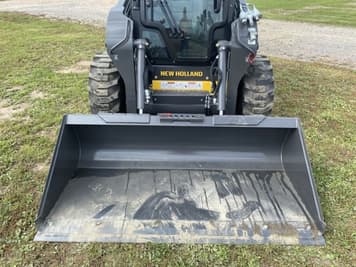 Main image New Holland 72" LPE Bucket