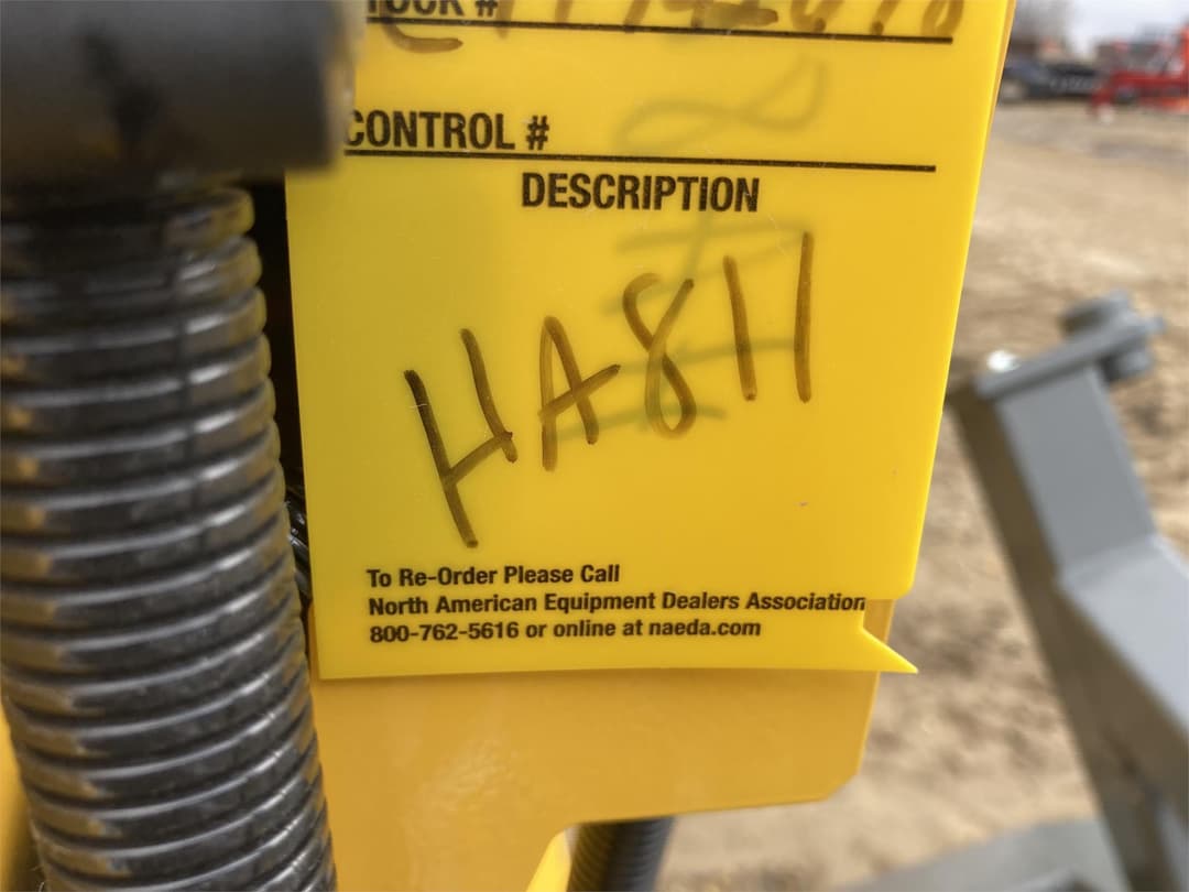 Image of New Holland 750BFI Plus Image 1