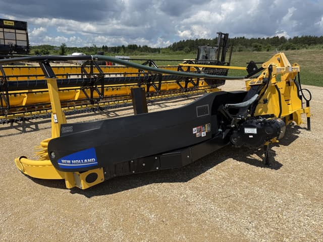 Image of New Holland 750BFI Plus equipment image 2