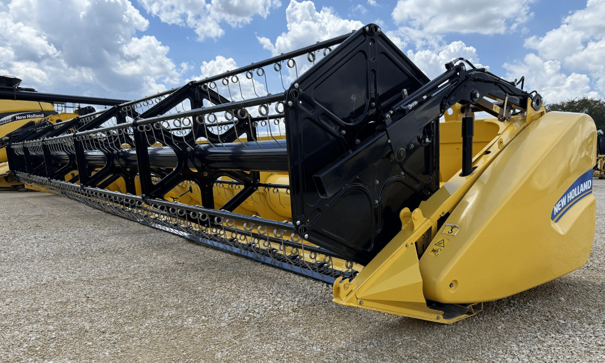 2023 New Holland 760CG-30 Equipment Image0