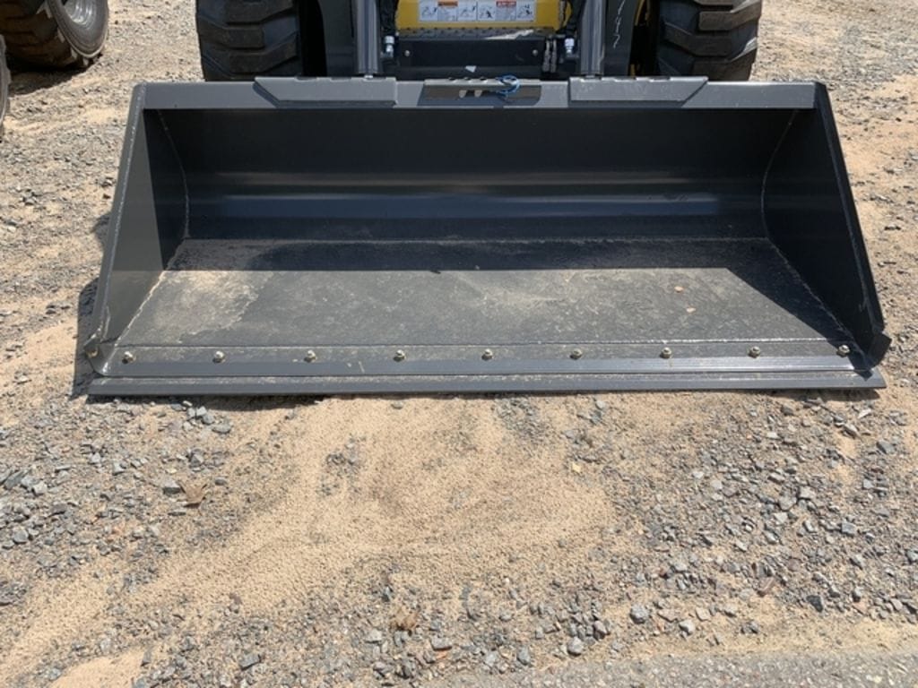 2023 New Holland 78" Low Profile Bucket Equipment Image0