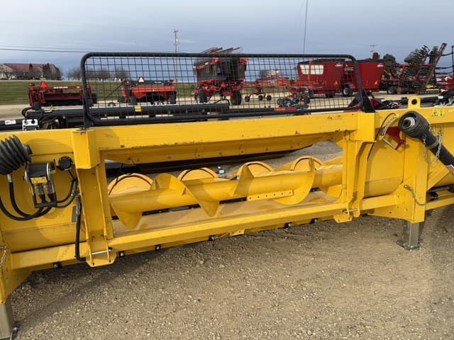 Image of New Holland 980CR equipment image 4