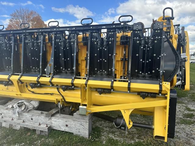 Image of New Holland 980CR equipment image 3