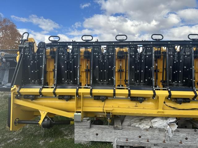 Image of New Holland 980CR equipment image 4