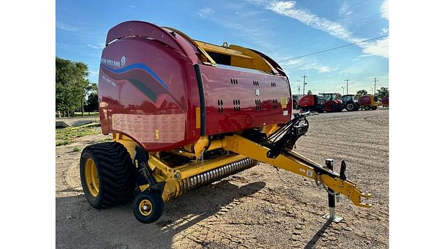 Image of New Holland RB560 Specialty Crop Xtra equipment image 4