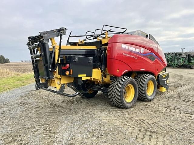 Image of New Holland Big Baler 330 Plus equipment image 4