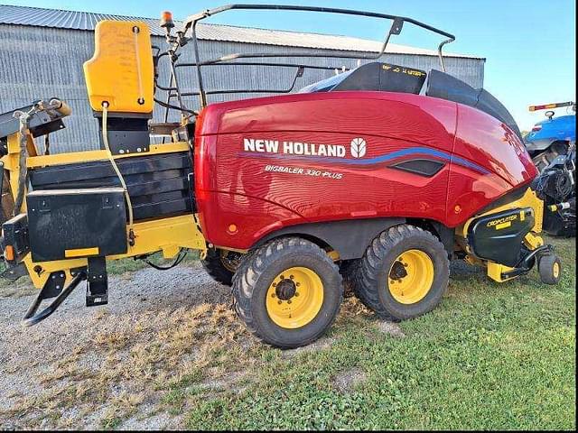 Image of New Holland Big Baler 330 Plus CropCutter equipment image 2