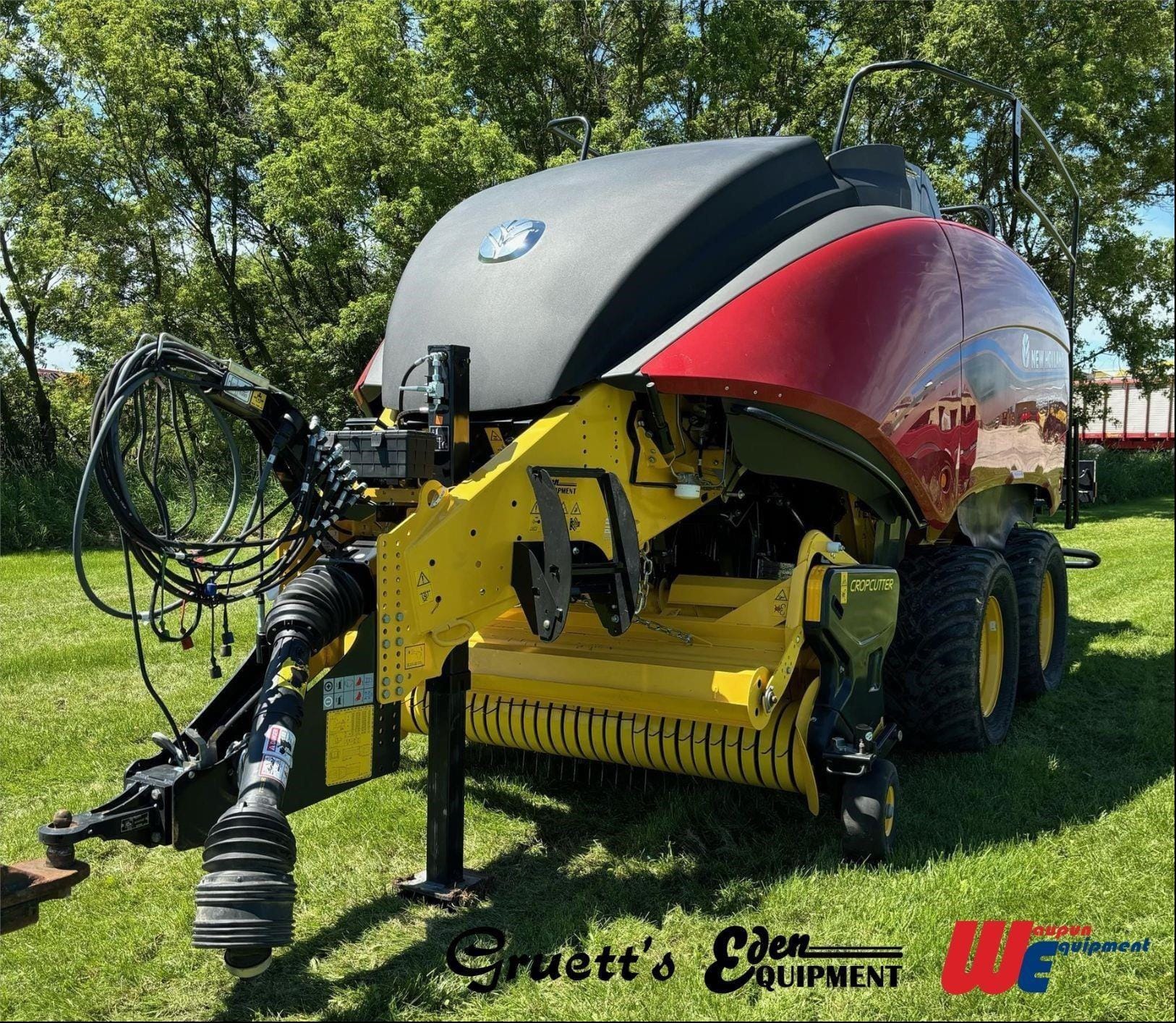 2023 New Holland Big Baler 330 Plus Equipment Image0