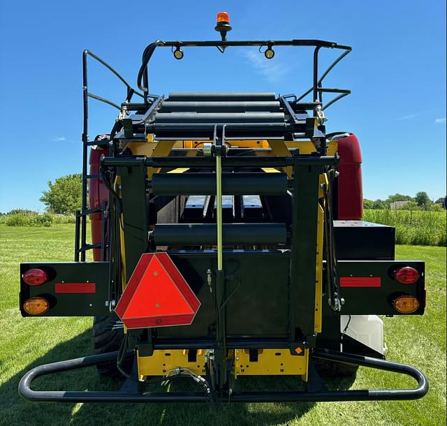 Image of New Holland Big Baler 330 Plus equipment image 4