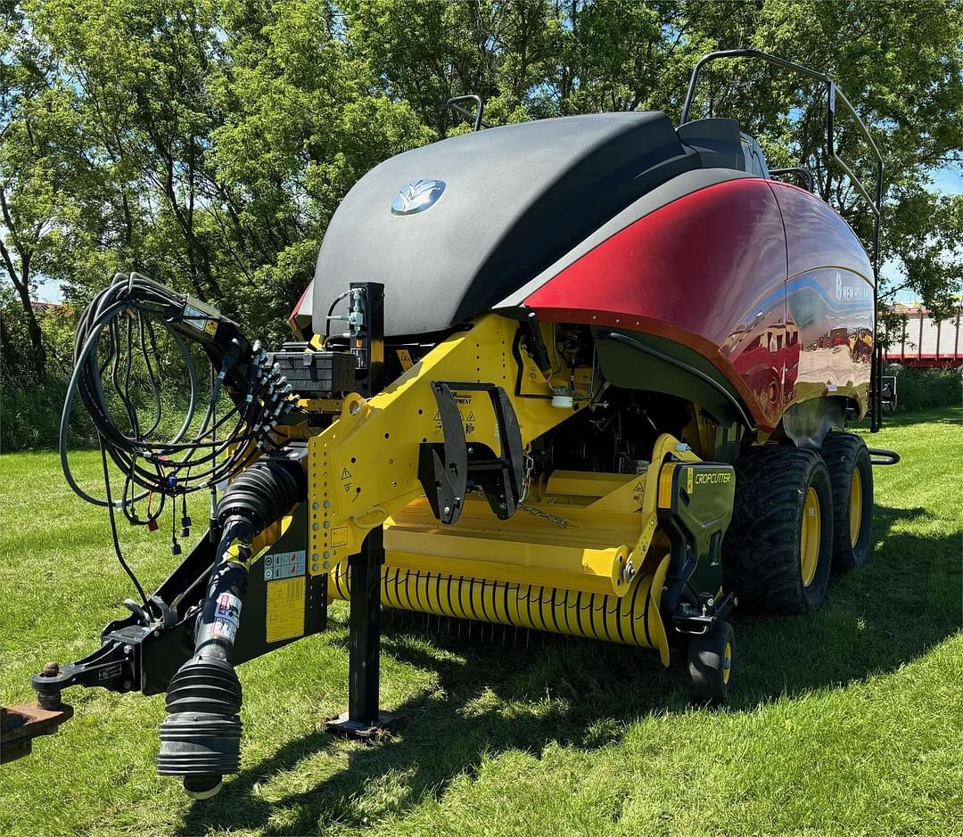 Image of New Holland Big Baler 330 Plus Primary image