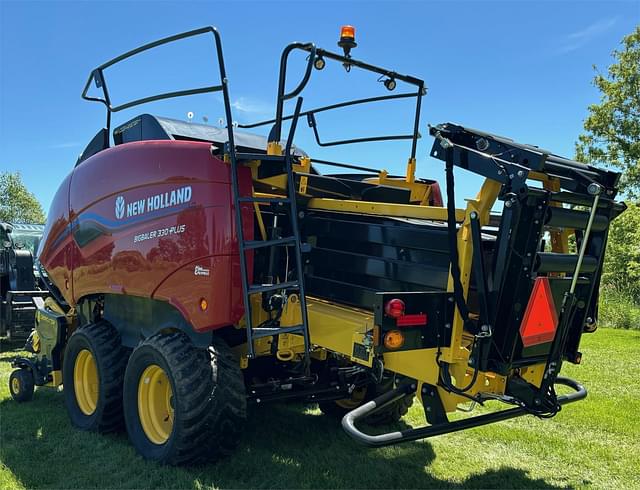 Image of New Holland Big Baler 330 Plus equipment image 2