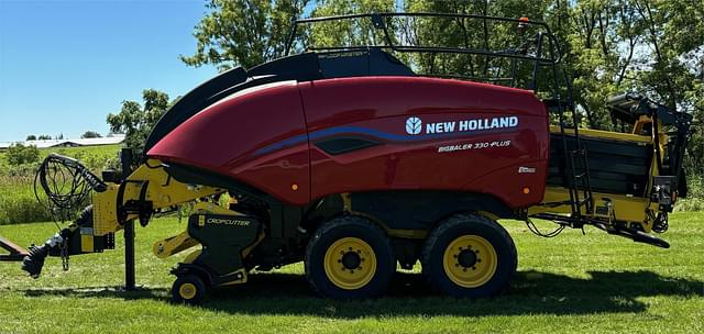 Image of New Holland Big Baler 330 Plus equipment image 2