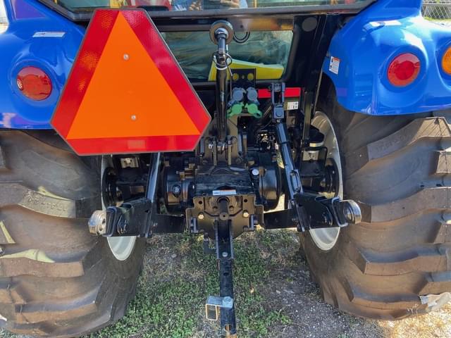 Image of New Holland Boomer 50 equipment image 4