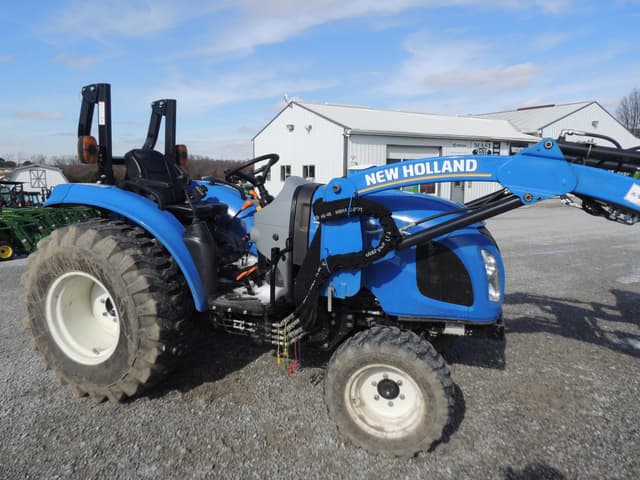 Image of New Holland Boomer 35 equipment image 2