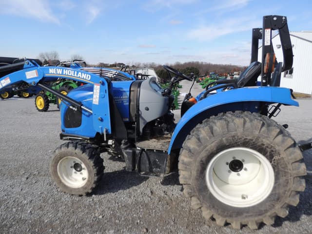 Image of New Holland Boomer 35 equipment image 1