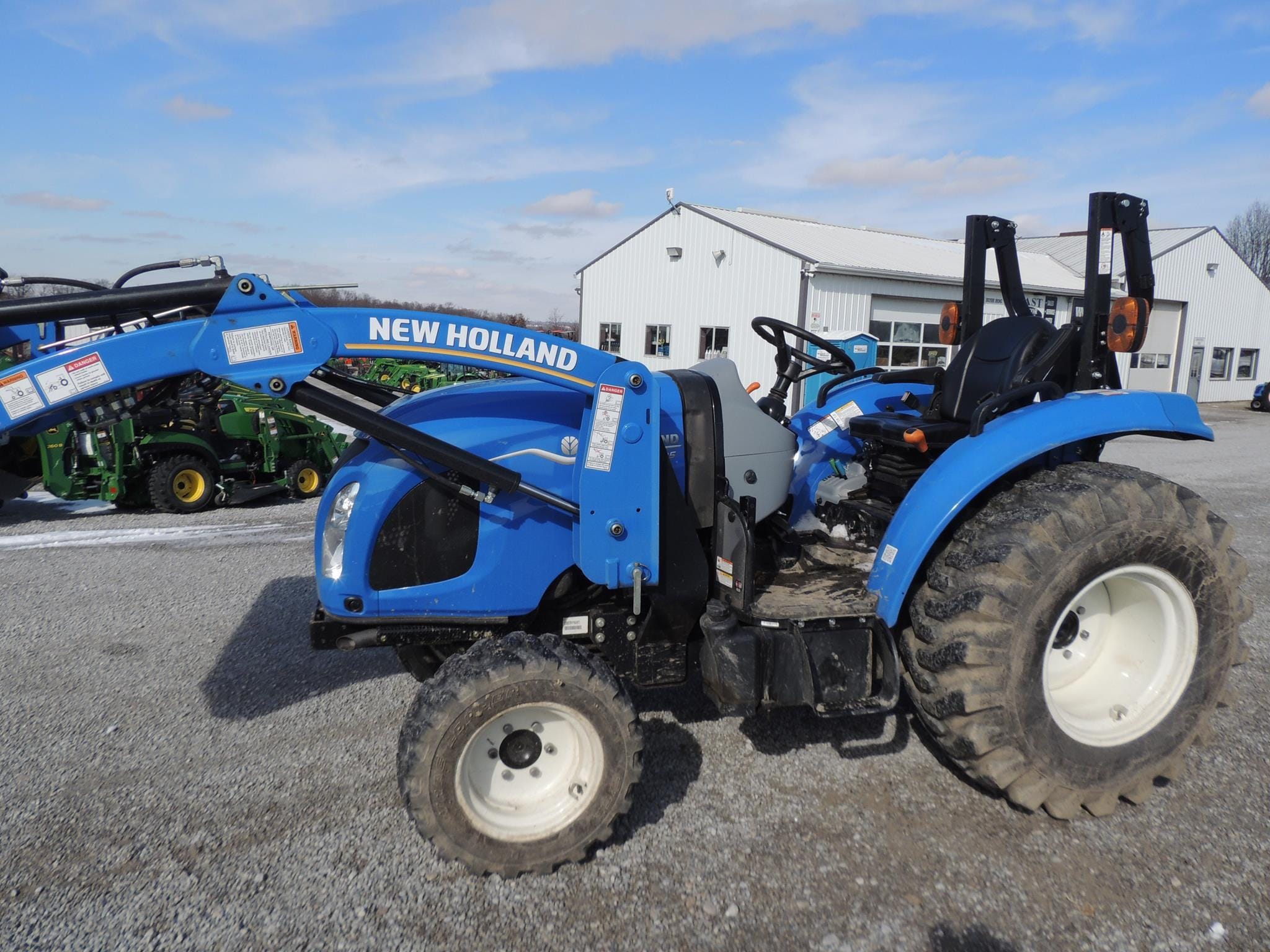 2023 New Holland Boomer 35 Equipment Image0