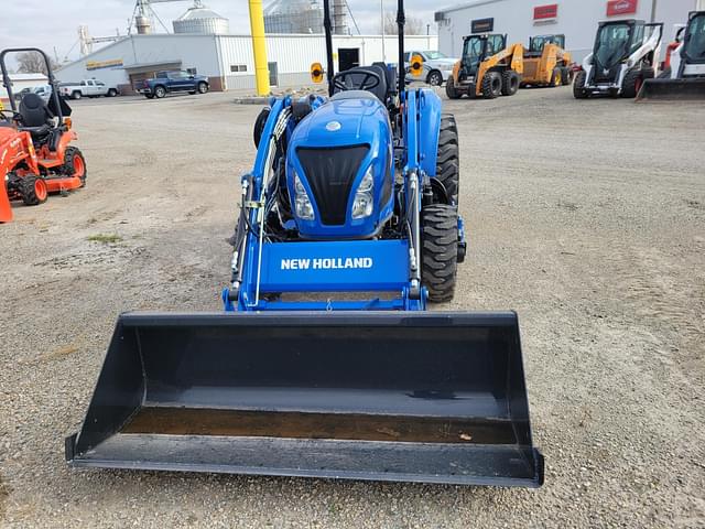 Image of New Holland Boomer 35 equipment image 4