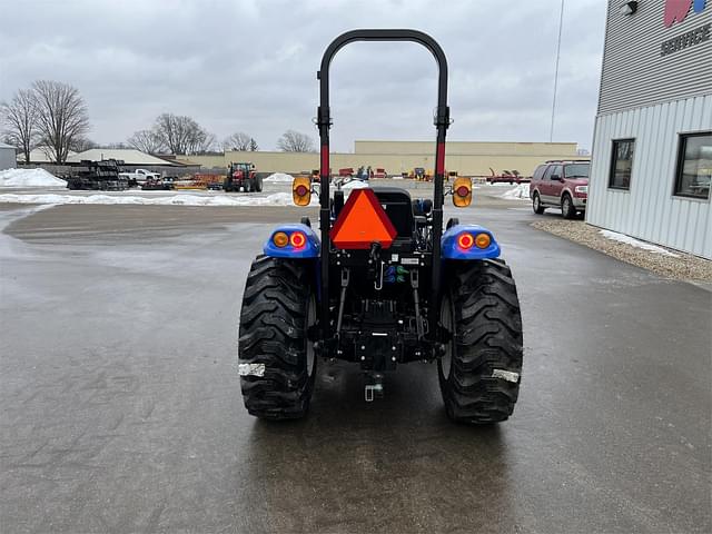 Image of New Holland Boomer 35 equipment image 3