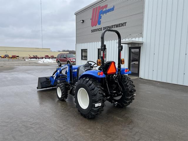 Image of New Holland Boomer 35 equipment image 2