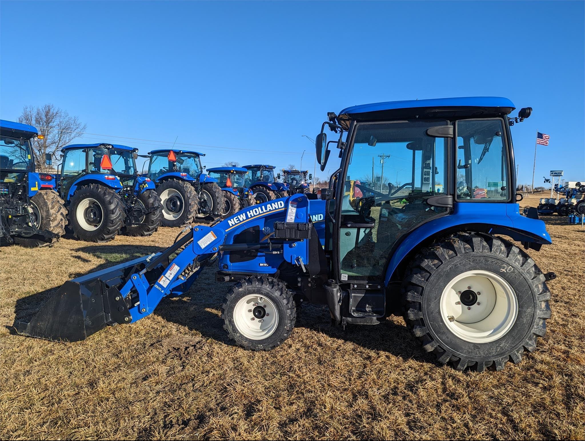 Main image New Holland Boomer 40