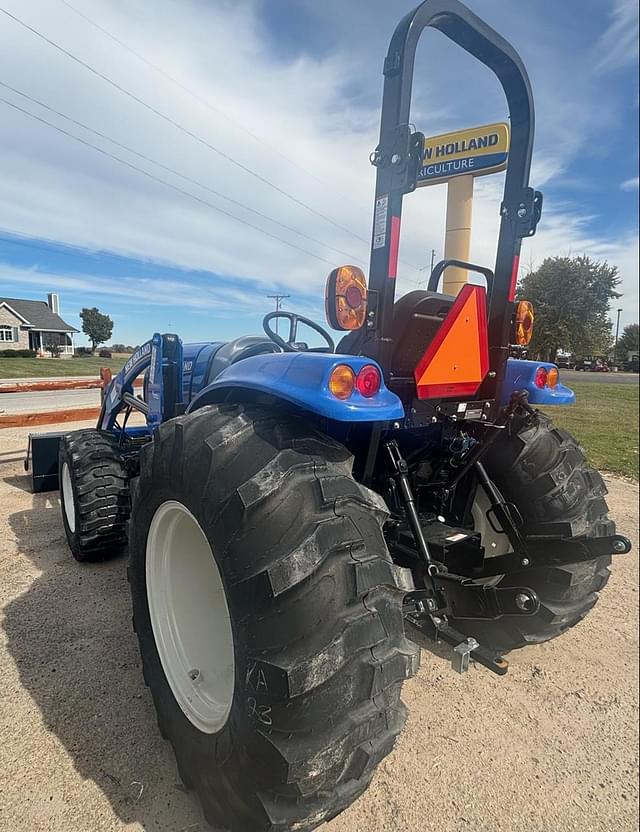 Image of New Holland Boomer 45 equipment image 2