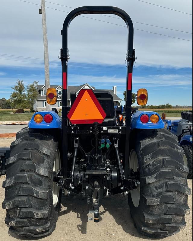 Image of New Holland Boomer 45 equipment image 3