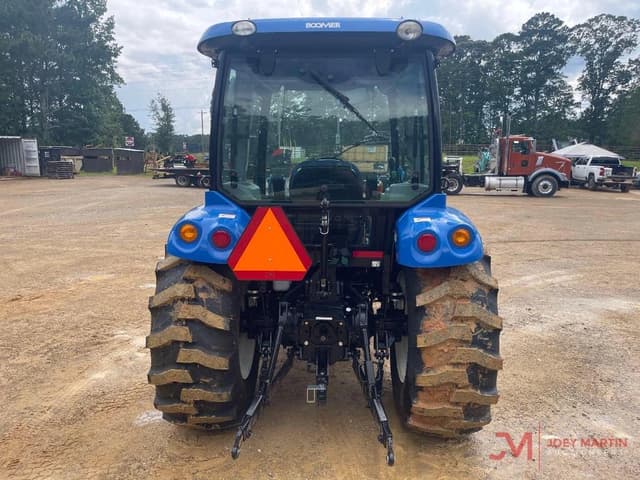 Image of New Holland Boomer 55 equipment image 3