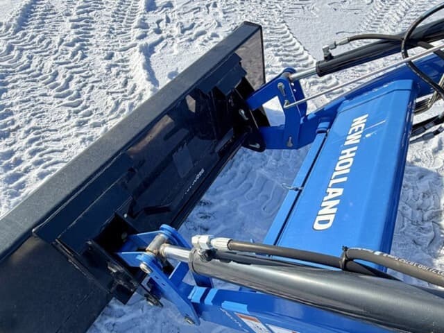 Image of New Holland Boomer 45 equipment image 4